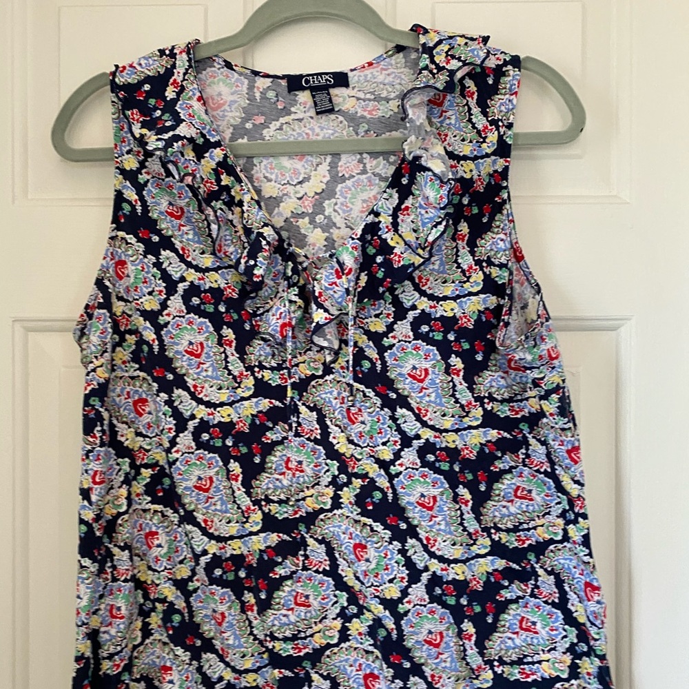 Chaps Ruffled V-Neckline Print Tank XL